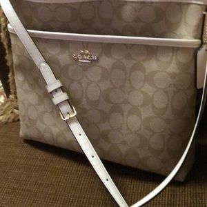 Coach FILE CROSSBODY IN SIGNATURE Canvas